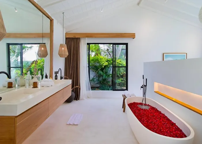 Stunning 3 Bed Villa, Close To Cafes And Villa Canggu (Bali)