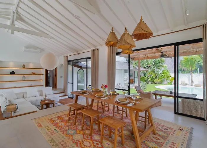 Villa Stunning 3 Bed Villa, Close To Cafes And Canggu (Bali)