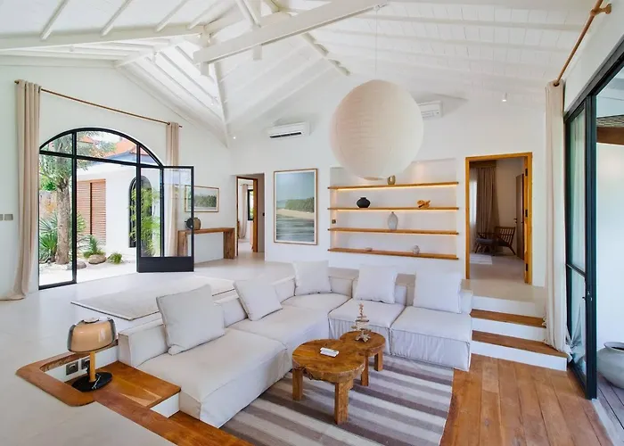 Stunning 3 Bed Villa, Close To Cafes And * Canggu (Bali)